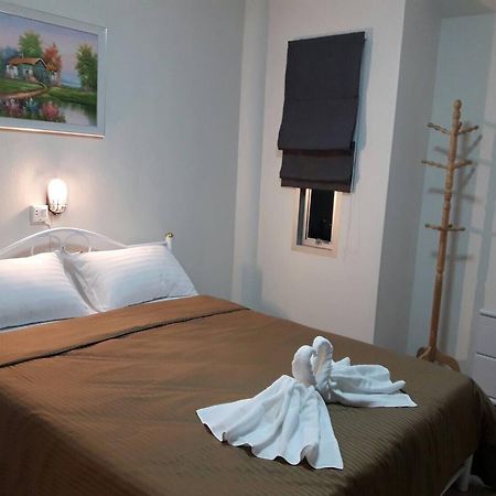 Baan Suan Geb Tawan Hotel Lop Buri Exterior foto