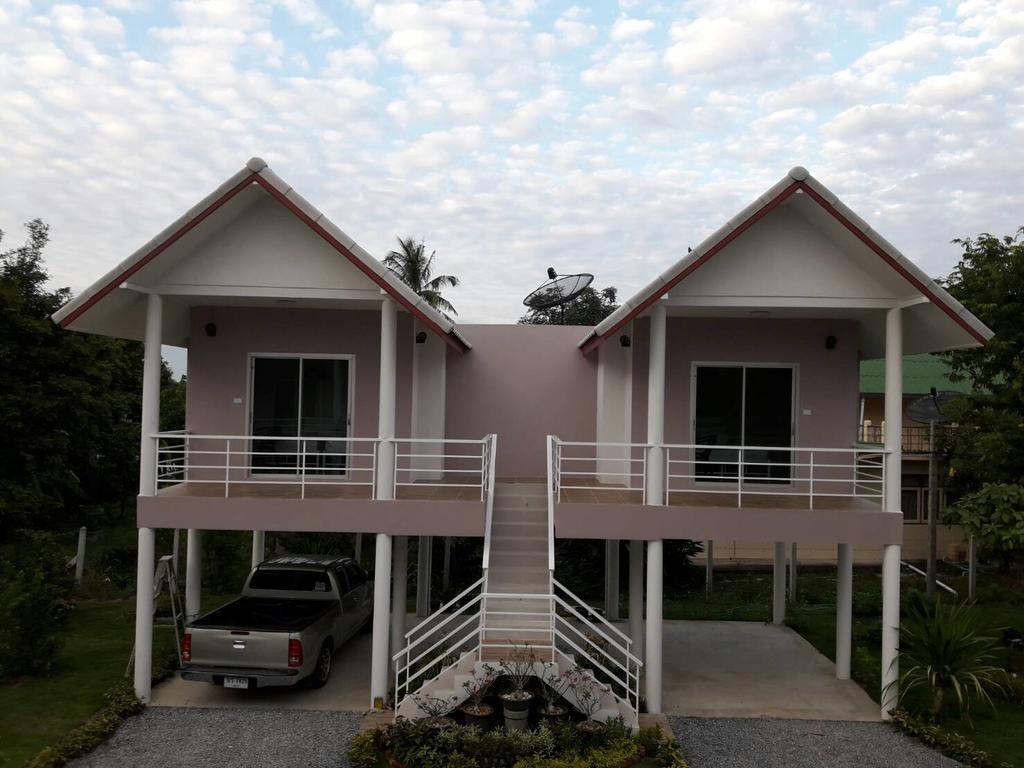 Baan Suan Geb Tawan Hotel Lop Buri Exterior foto
