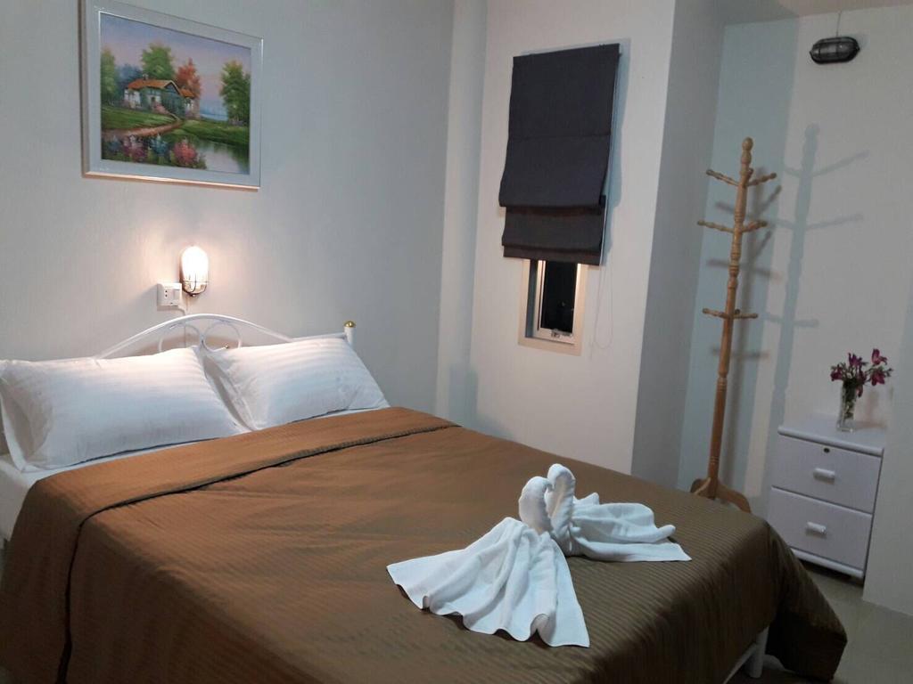 Baan Suan Geb Tawan Hotel Lop Buri Exterior foto