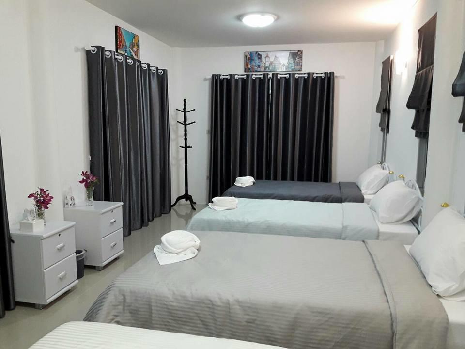 Baan Suan Geb Tawan Hotel Lop Buri Exterior foto