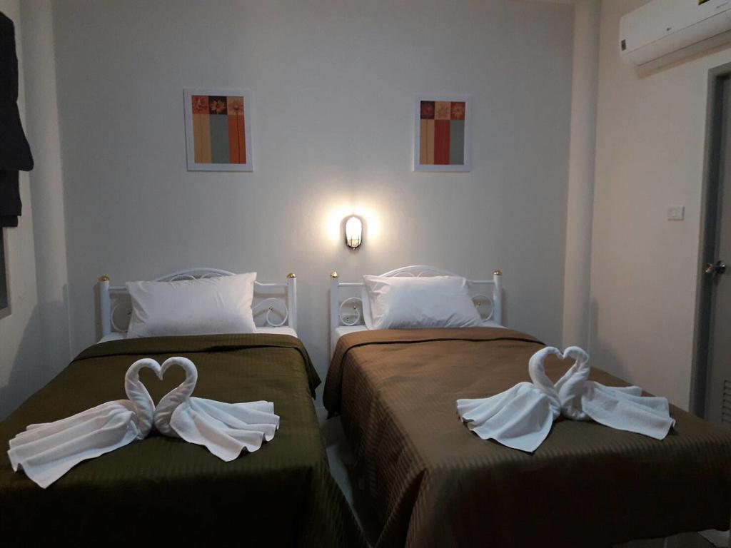 Baan Suan Geb Tawan Hotel Lop Buri Exterior foto