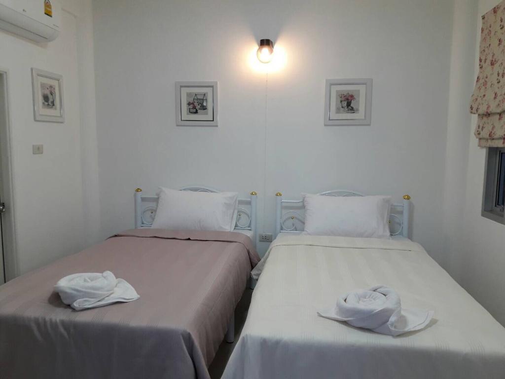 Baan Suan Geb Tawan Hotel Lop Buri Exterior foto